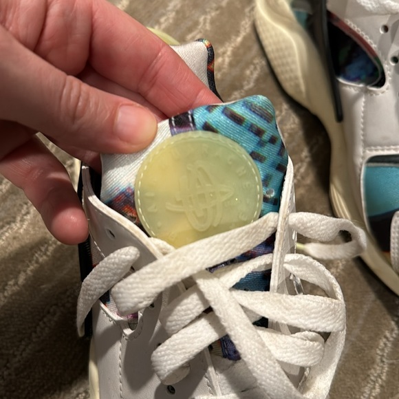 Nike Air Huarache Pixel - Size 8 - Picture 2 of 4